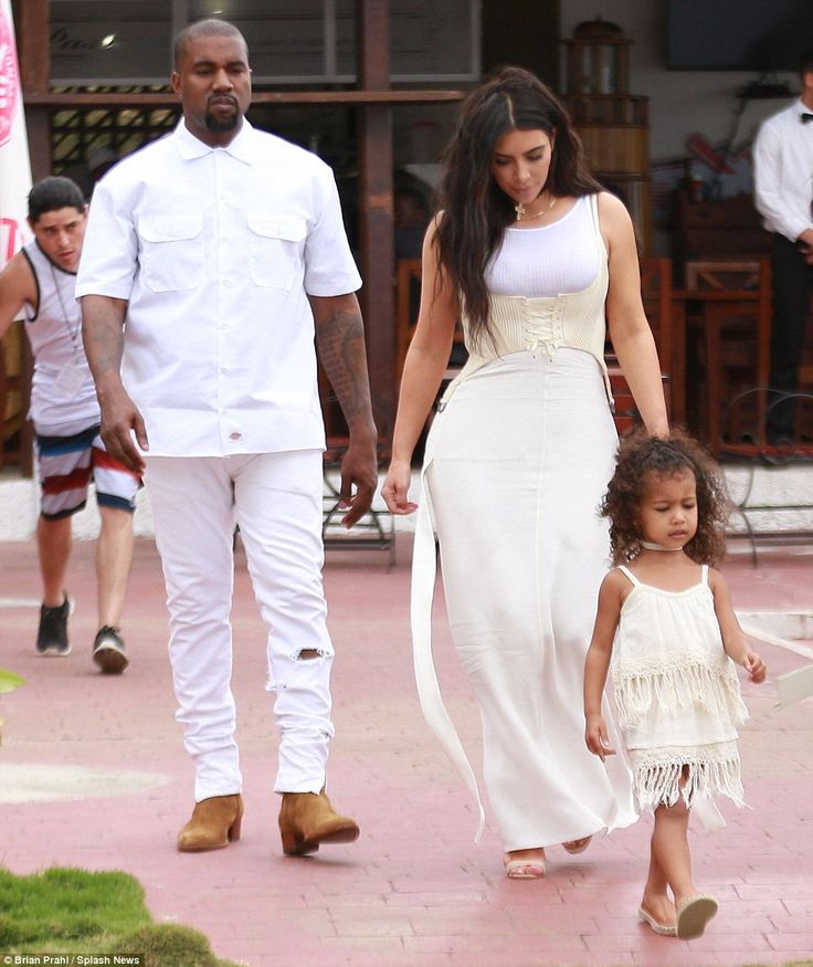 Kim And Kanye Hire Surrogate For Baby #3 2079108901
